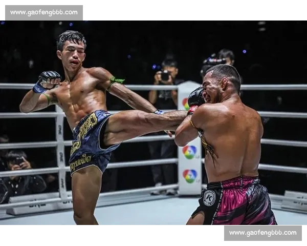 舍身踢两度读秒!苏阿布莱克踢拳首秀震撼 KO 桑阿希提