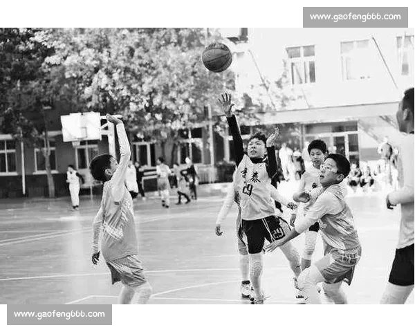 速度小子陈卓:百队杯 12 分 4 抢断显锋芒